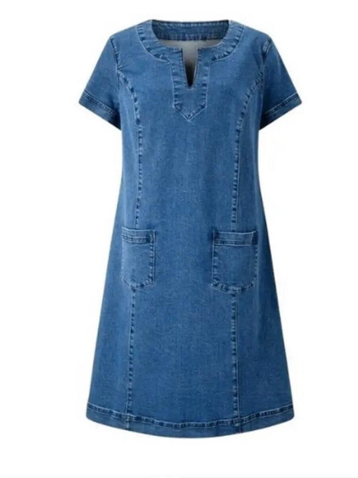 Janina – Somrig Jeansklänning med V-ringning