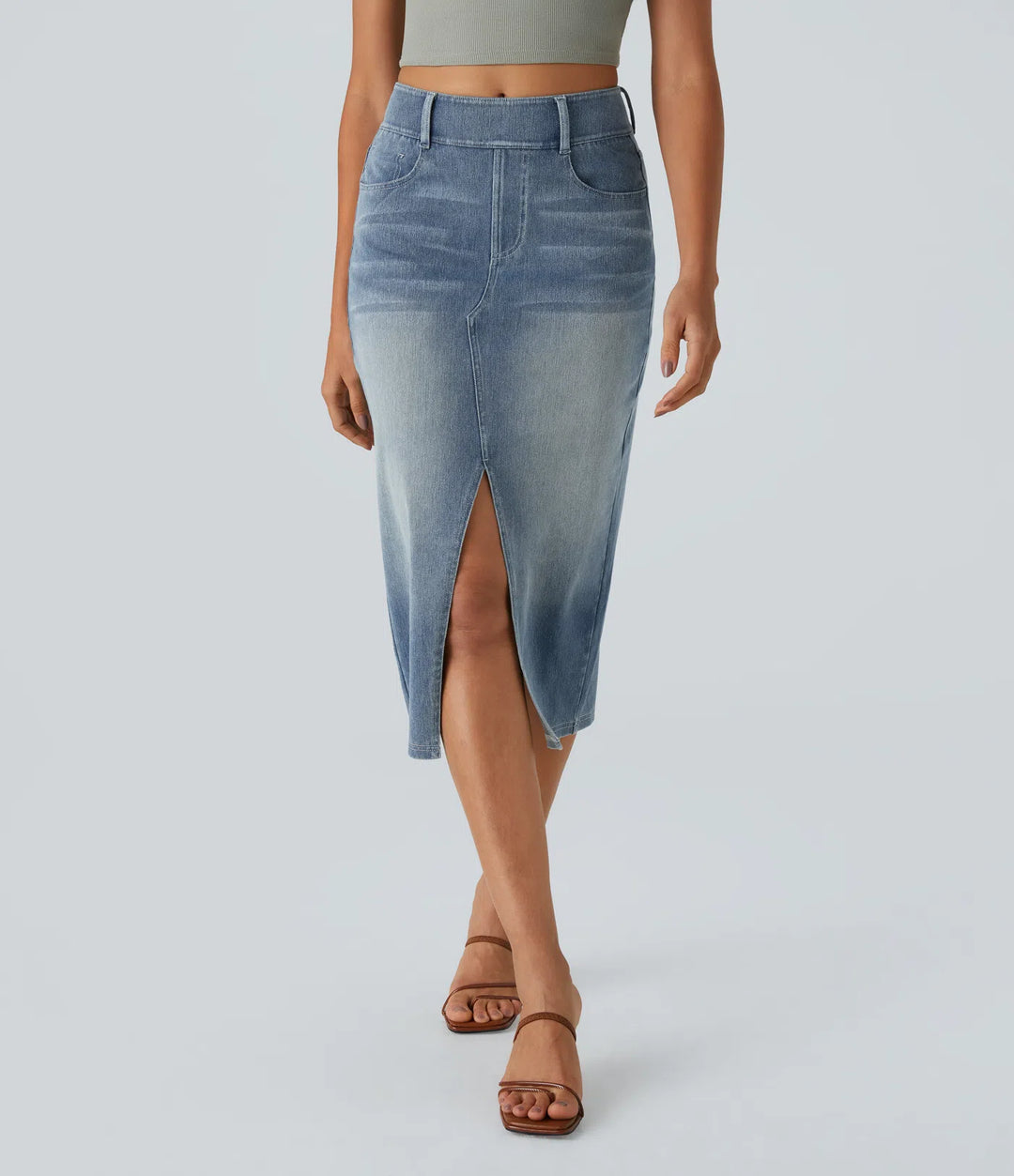 Blomqvist Stockholm® | Midikjol i denim med hög midja och flera fickor