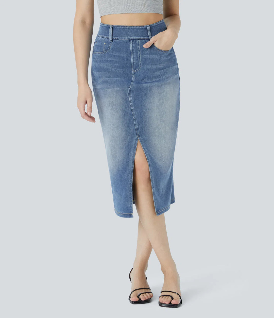 Blomqvist Stockholm® | Midikjol i denim med hög midja och flera fickor